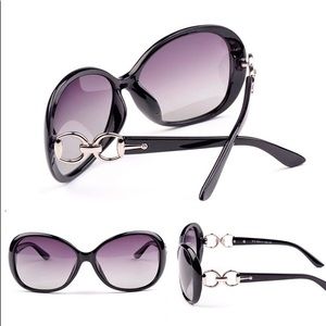 VeBrellen glasses NWOT no box just case clean wipe